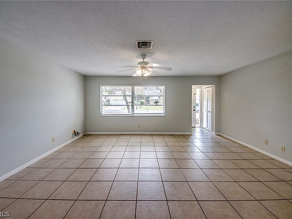 5th image of 703 SE 33rd St
