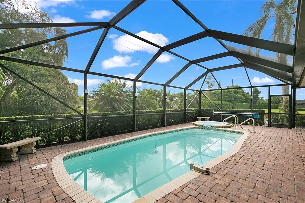 3 bed, 2.0 bath, 1651 sqft, $5,500 — Photo 2