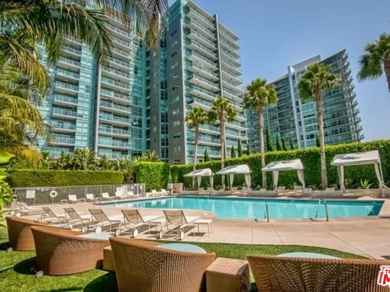 13700 Marina Pointe Dr #1114 — Photo 15