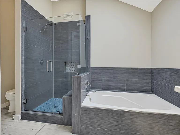 3510 Honey Creek Dr — Photo 17