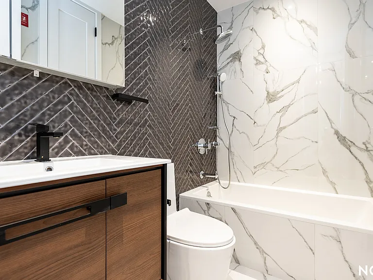 675 E 32nd St #35 — Photo 15