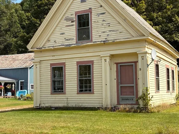 9 River St, Colrain, MA 01340