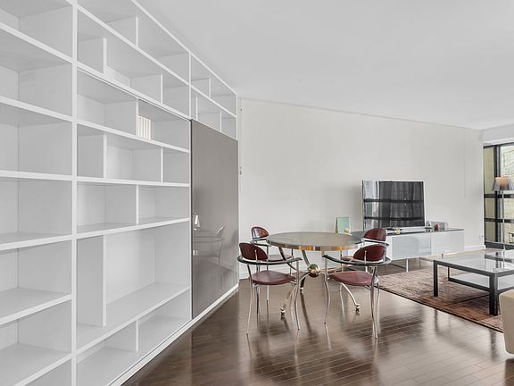 4th image of 146 W 57th St APT 43B