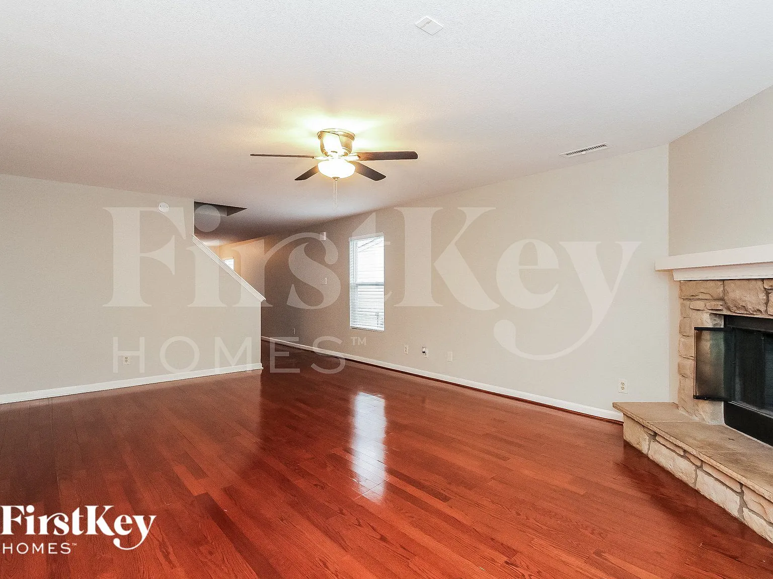 3 bed, 2.0 bath, 2325 sqft, $2,220 — Photo 4