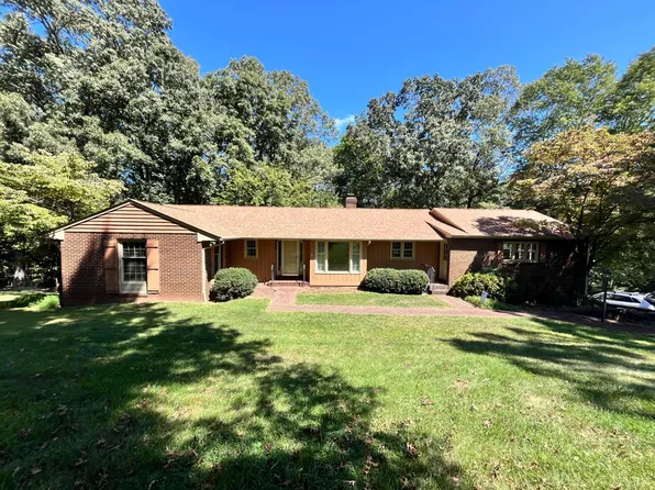 224 Ivy Dr, Lynchburg, VA 24503