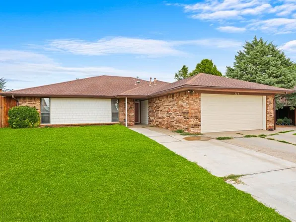 313 E Platt Dr, Yukon, OK 73099
