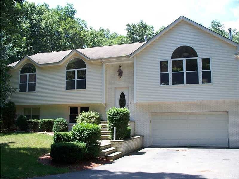 1st image of 7 Poppy Hill Dr