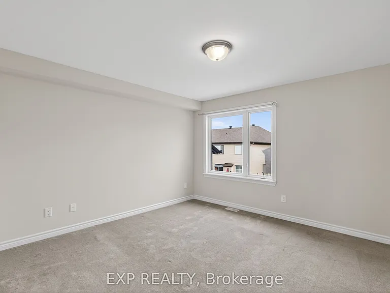 322 Rainrock Cres — Photo 16