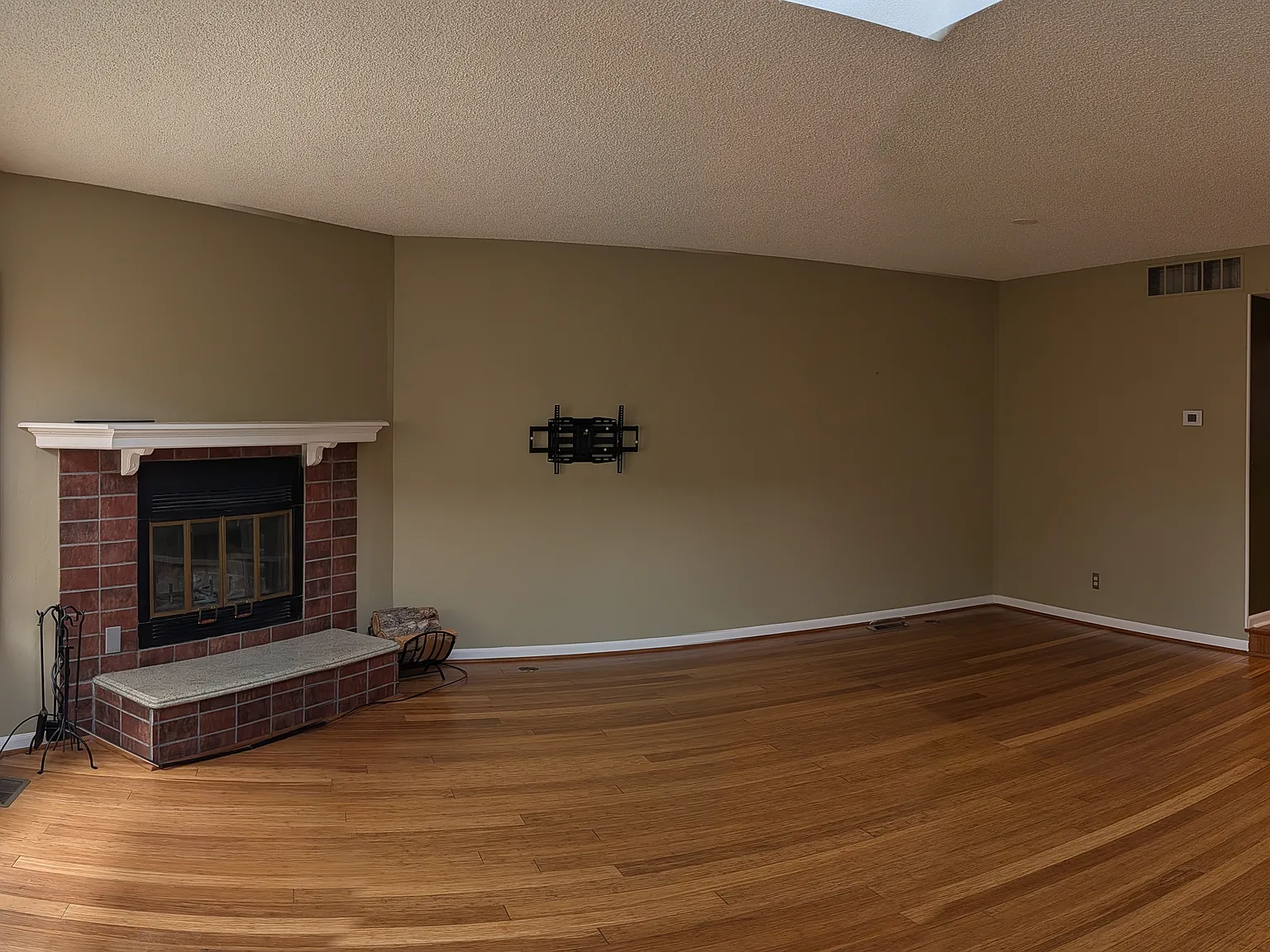 2 bed, 2.5 bath, 1700 sqft, $3,150 — Photo 3