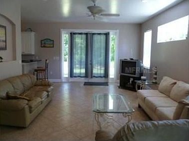 4th image of 327 Pine Glen Ct