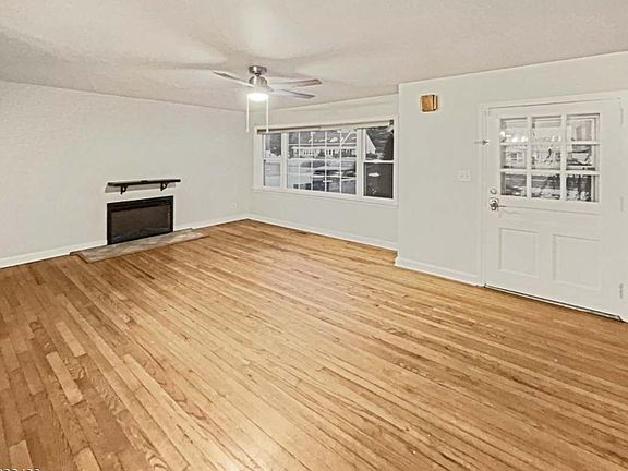 2nd image of 810 Mountain Ave