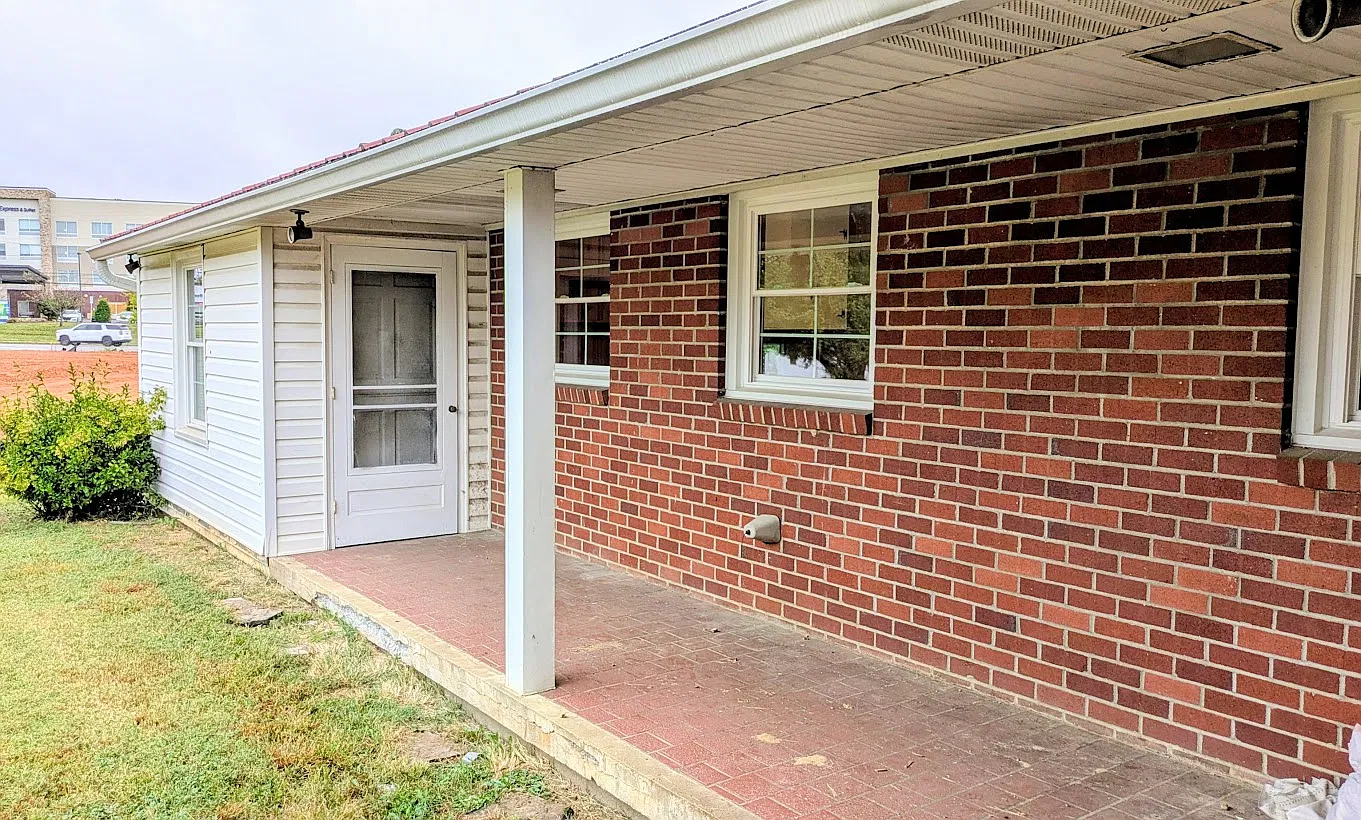 4 bed, 2551 sqft, $2,500 — Photo 4