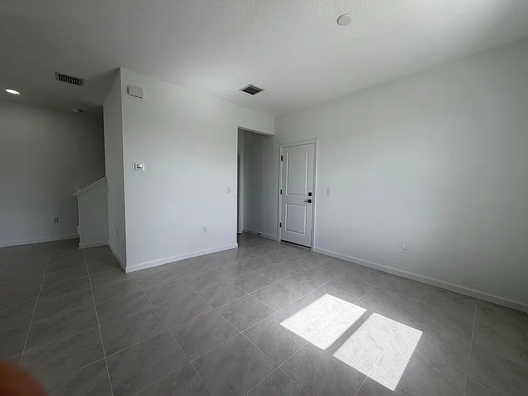 4402 Longwood — Photo 8
