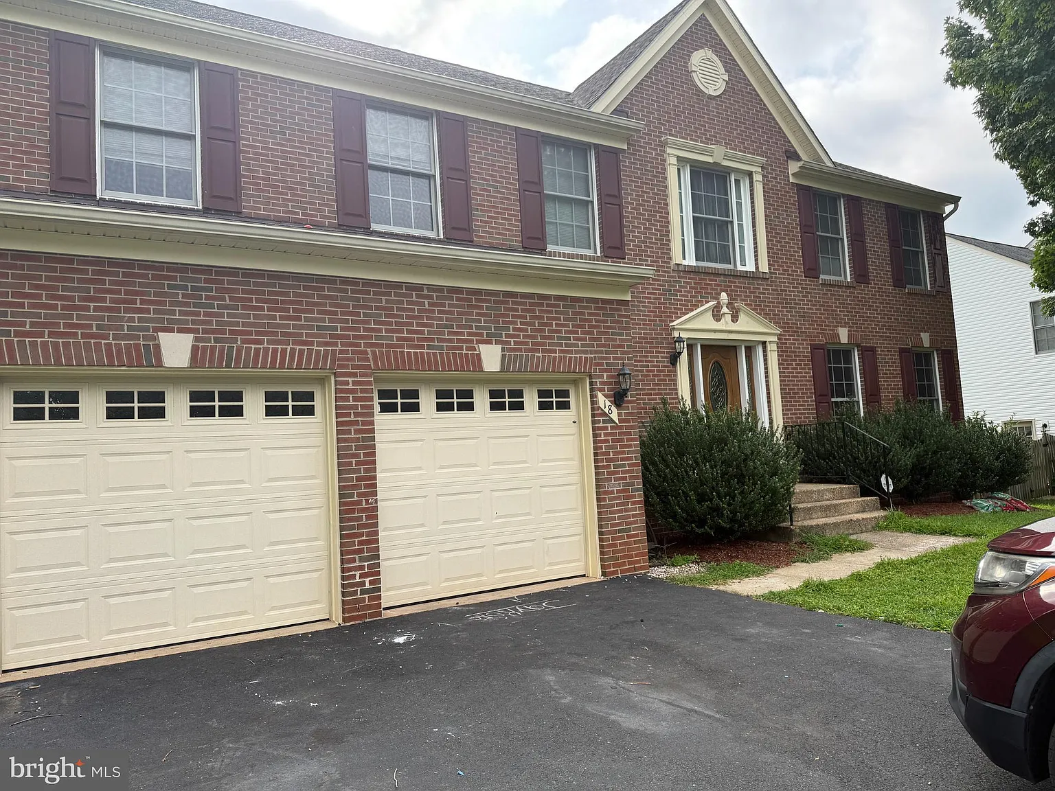 5 bed, 2746 sqft, $3,800 — Photo 2