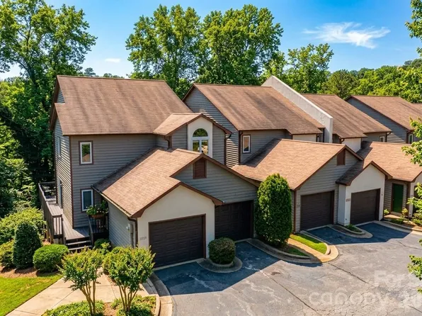 2231 6th St NW #16, Hickory, NC 28601
