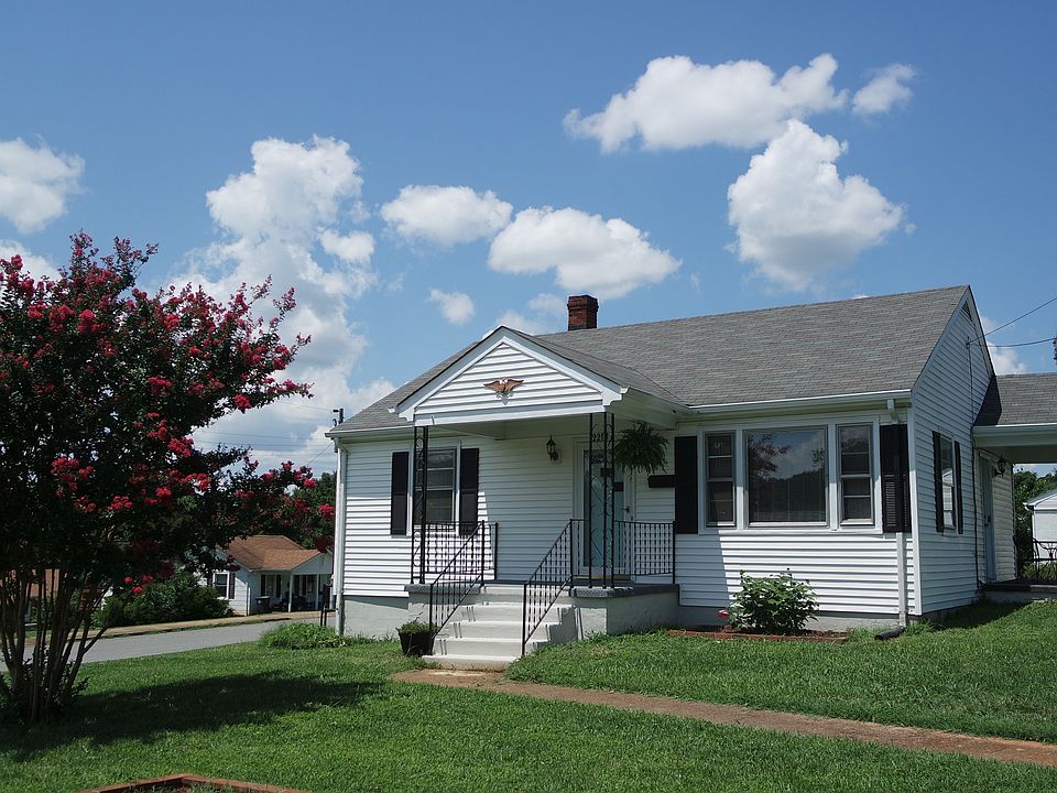 1st image of 2213 Woodrow St
