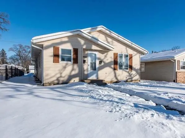 2622 Galilee Ave, Zion, IL 60099