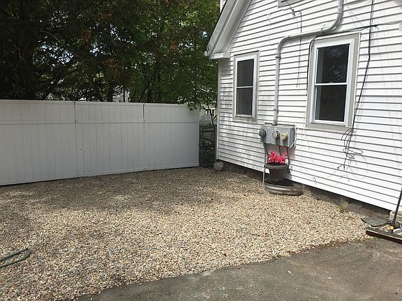 3rd image of 16 Louds Ave