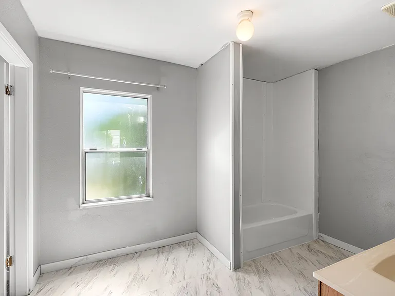 1020 J St #7 — Photo 14