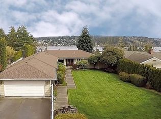 15610 37th Ave NE, Lake Forest Park, WA