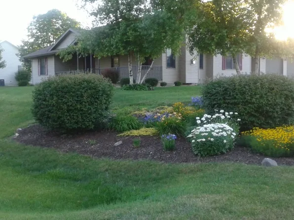 1 Bailey Creek Dr, Tonica, IL 61370