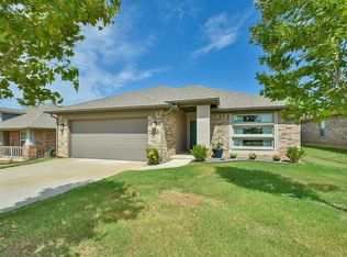 2112 Champoli Dr, Choctaw, OK 73020