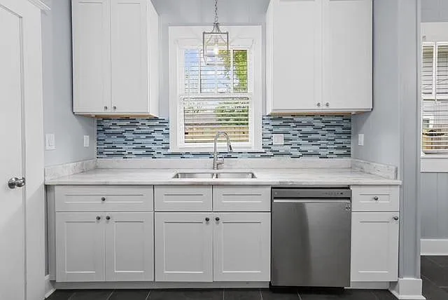 835 S Robertson Ave — Photo 22
