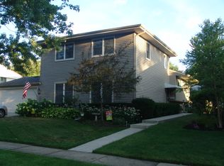 621 Evergreen Pl, Buffalo Grove, IL 60089
