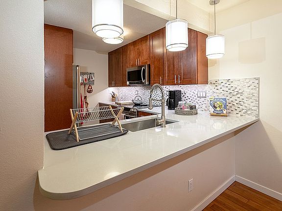 New quartz countertops