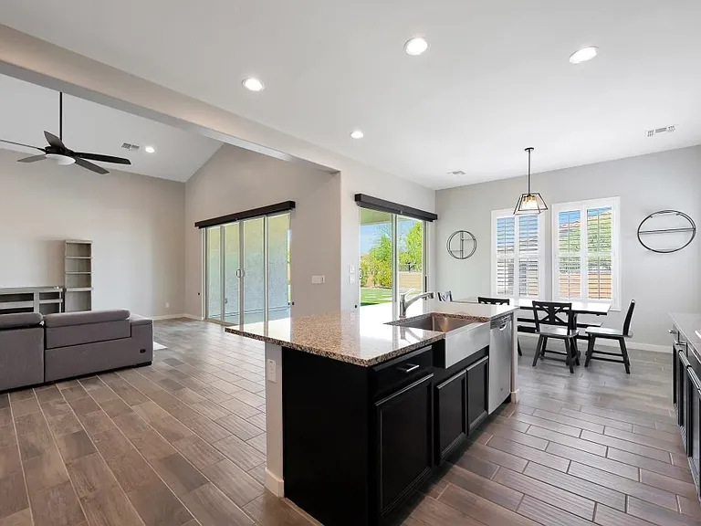 5255 N Ginning Dr — Photo 9