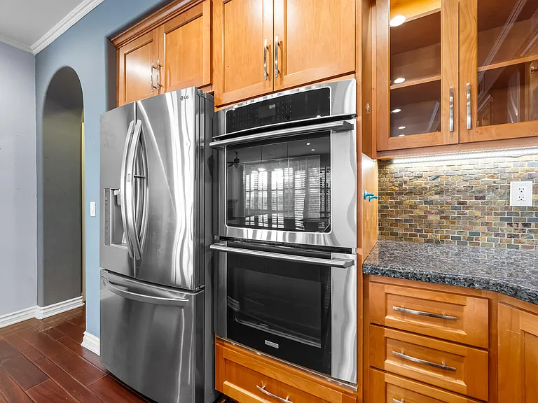 18785 Roxbury Ln — Photo 64