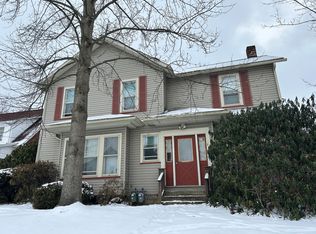 218 College Ave #A, Grove City, PA 16127