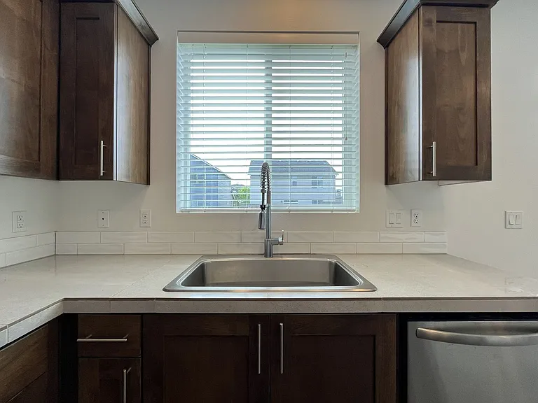 2095 S Heather St — Photo 11