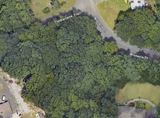 Timberlane Trl, Trumbull, CT 06611