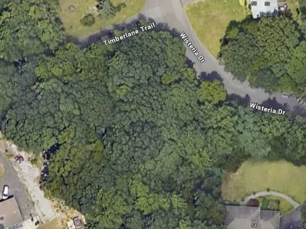 Timberlane Trail, Trumbull, CT 06611