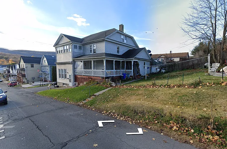 601 Front St #A — Photo 1
