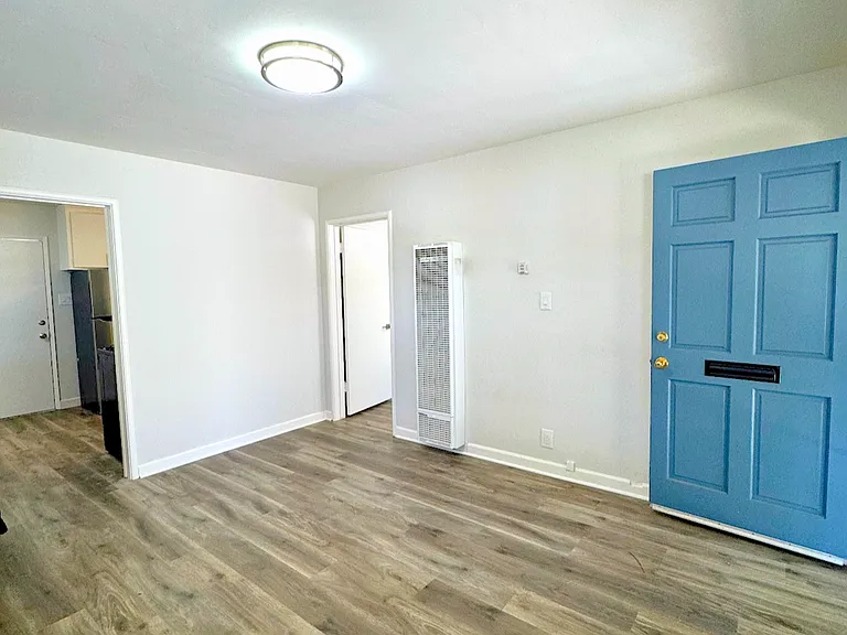 467 S Buena Vista Ave #9 — Photo 3