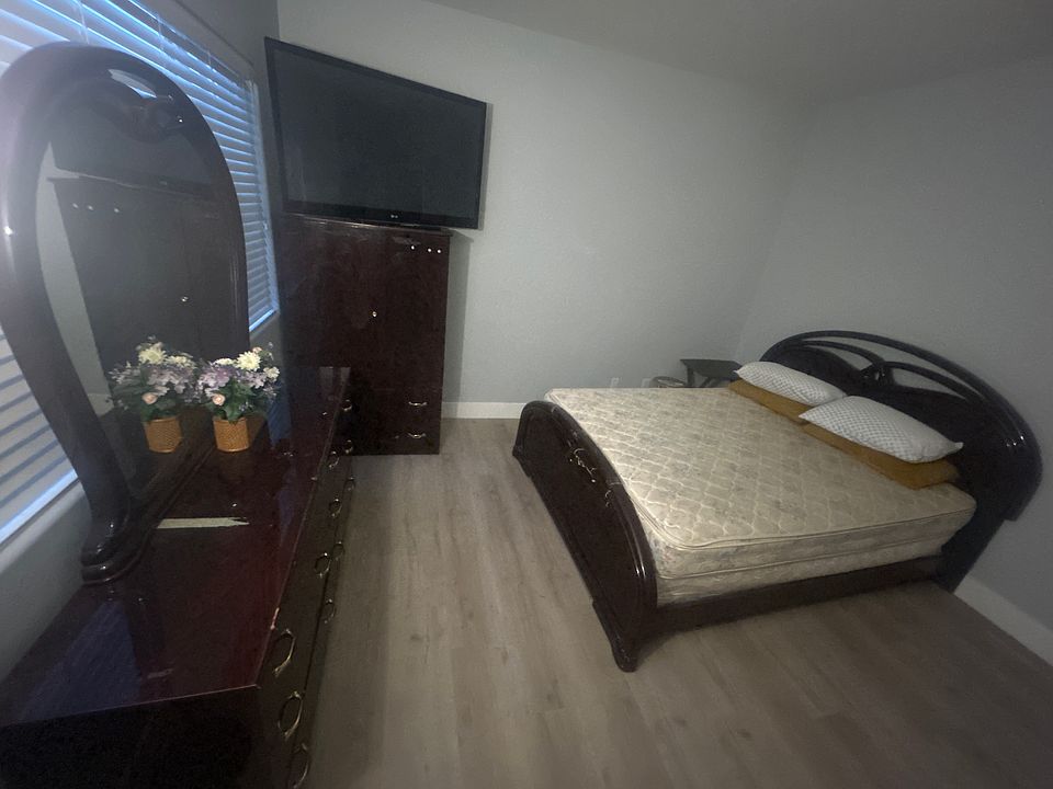 2nd image of 1341 Temporale Dr