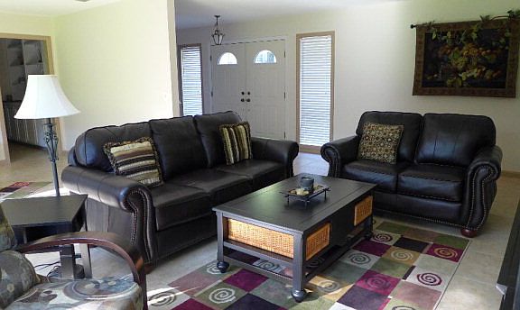 5th image of 189 Saint Clair Dr