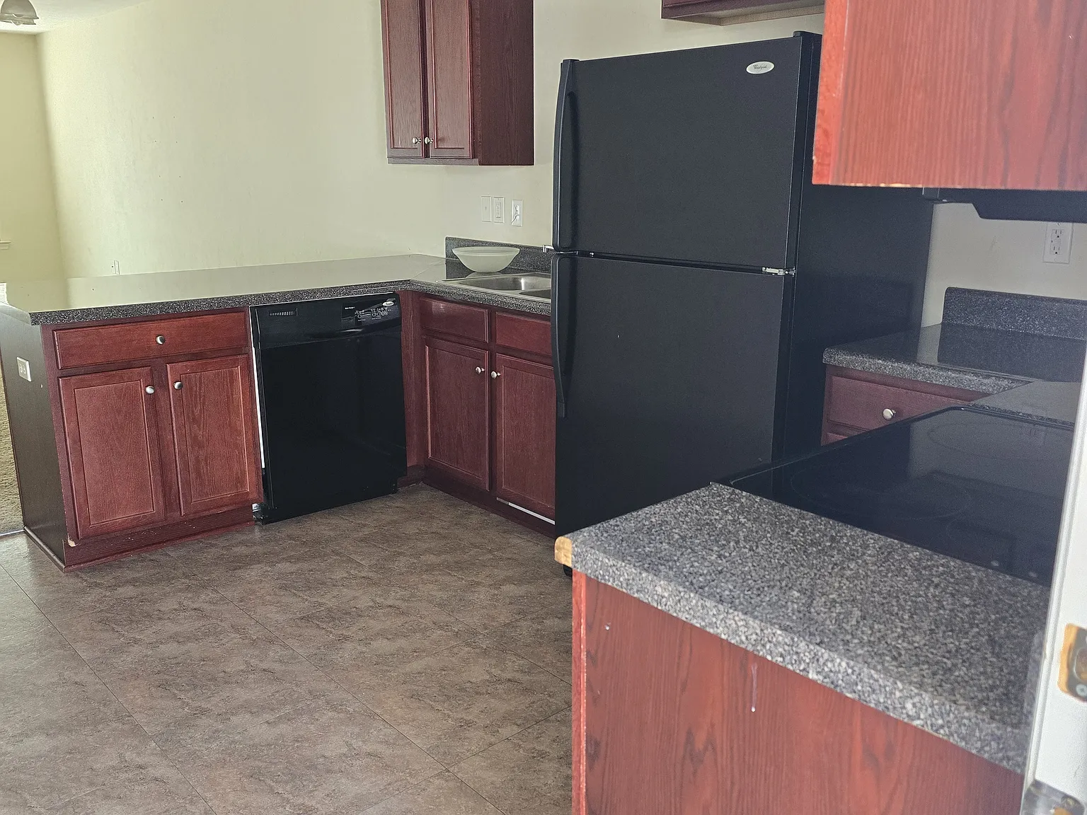 2 bed, 2.5 bath, 1124 sqft, $1,350 — Photo 3
