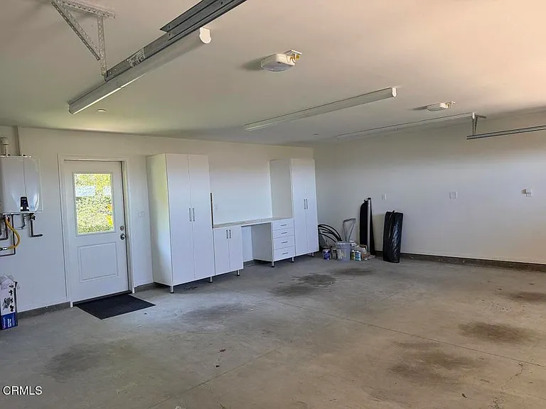 639 Skyview Ter — Photo 17