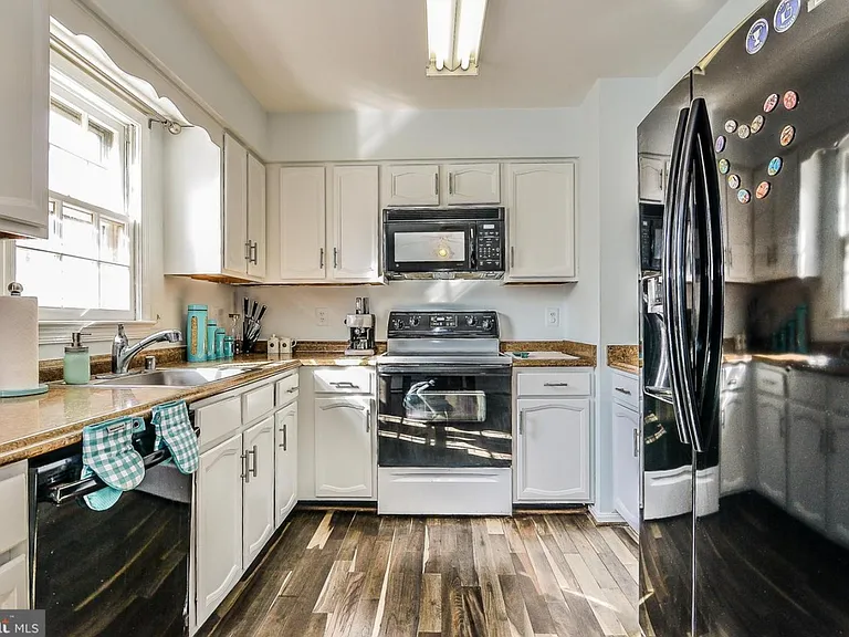 Colony View Dr — Photo 11
