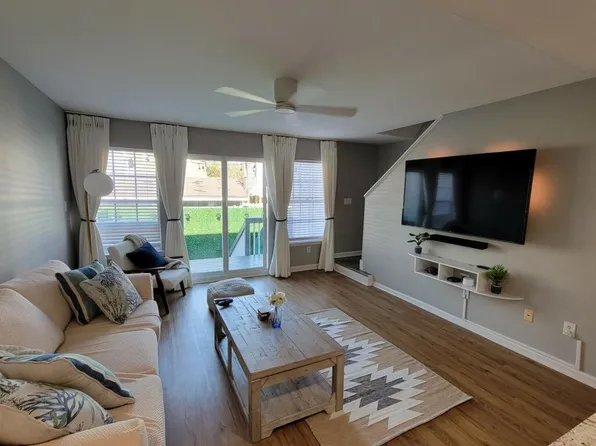 810 Sea Mountain Hwy APT E, North Myrtle Beach, SC 29582