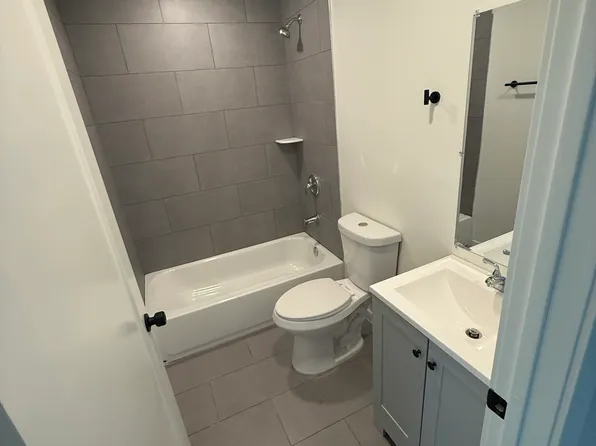 700 E 50th St #A, Los Angeles, CA 90011