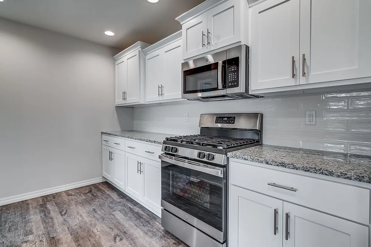 Building Photo - 922 S Pindall Ln