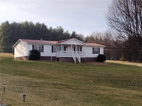 125 Breezyridge Way, Mount Airy, NC 27030