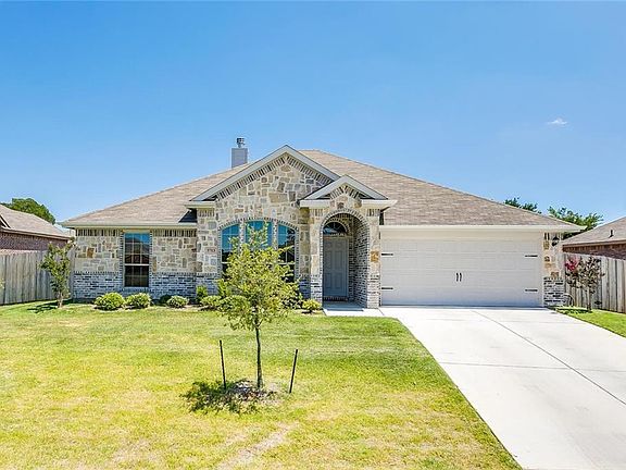 2nd image of 3713 Cecelia Ln