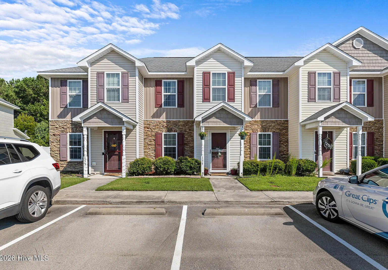 2 bed, 2.5 bath, 1084 sqft, $1,400 — Photo 1