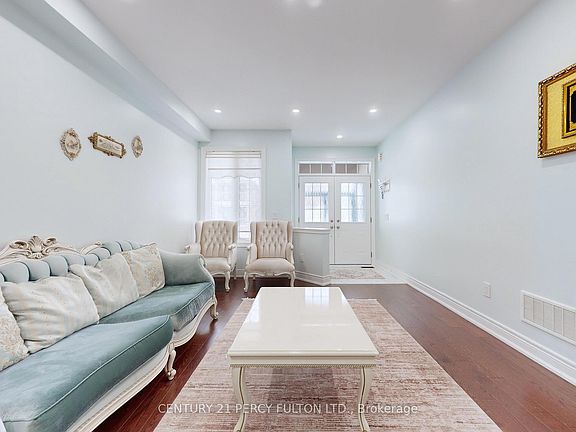 4th image of 11 Sinatra St