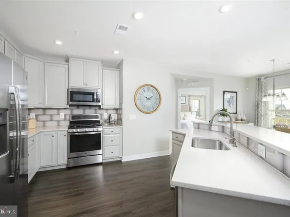 3510 Starlight St #204, Frederick, MD 21704